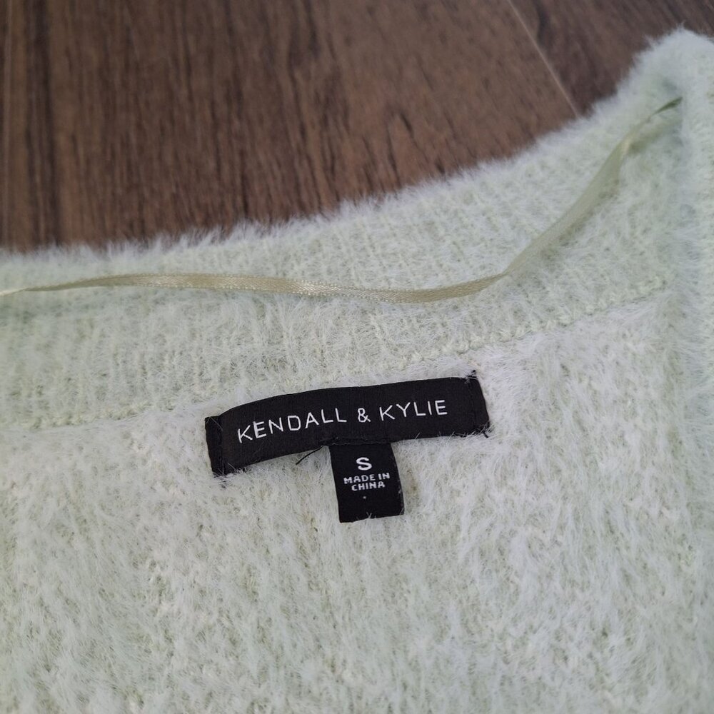 💙 Kendall & Kylie Fluffy Thick Cropped Stretch Cardigan Sweater Size S/M Preppy - Picture 4 of 8